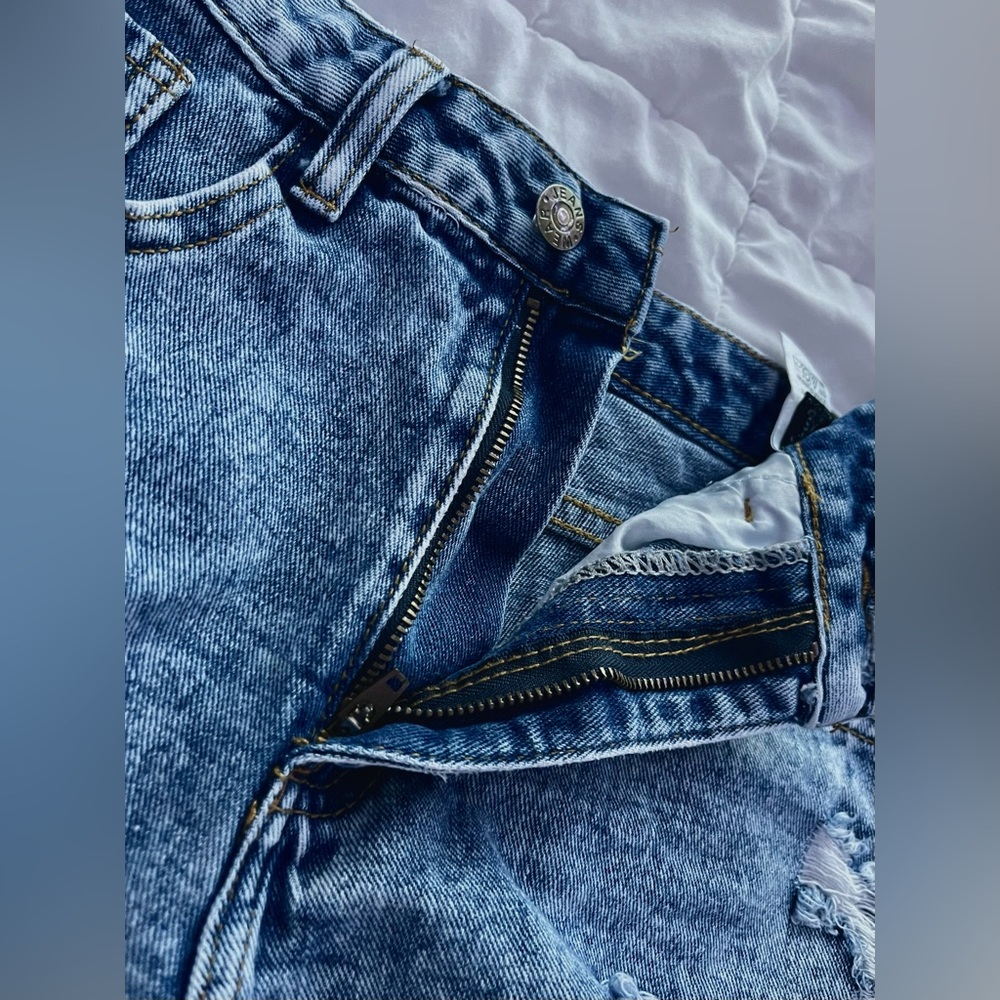 Shein blue jean shorts. Woman XS